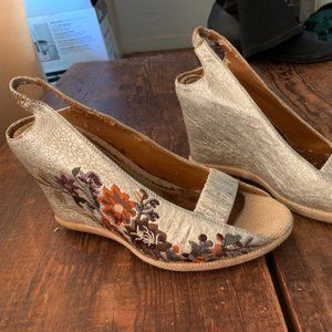 China style wedge sandels